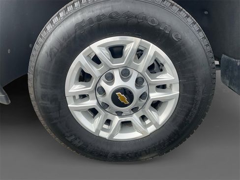 Used 2024 Chevrolet Silverado 2500 LT image 13