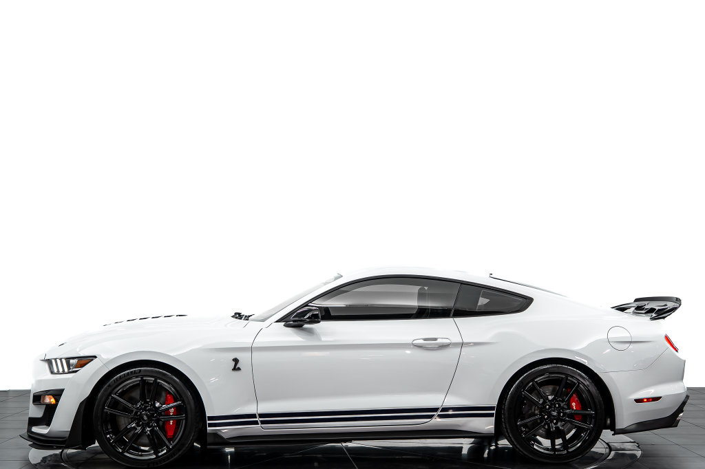 Used 2022 Ford Mustang Shelby GT500 w/ Technology Package RWD image 2