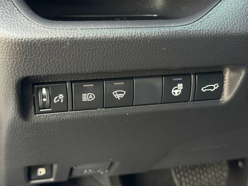 Used 2022 Toyota RAV4 XLE Premium AWD/4WD image 30