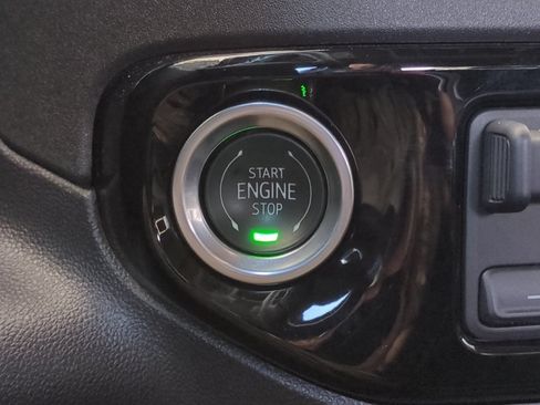 Used 2025 GMC Sierra 1500 Elevation AWD/4WD image 33