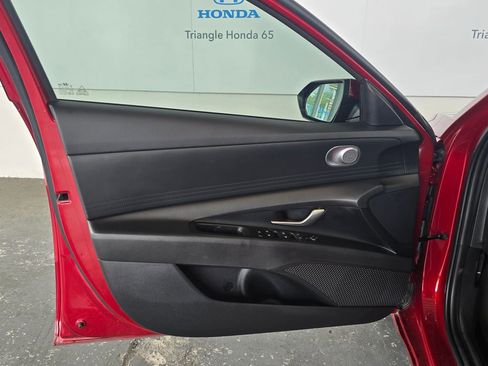 Used 2024 Hyundai Elantra SEL FWD image 7