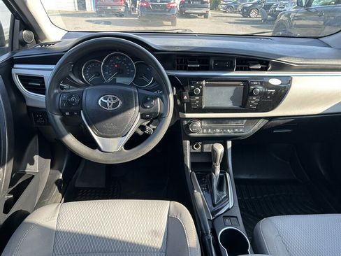 Used 2015 Toyota Corolla LE FWD image 11