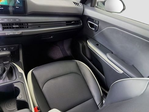 Used 2025 Kia K4 GT-Line w/ GT-Line Premium Package image 27