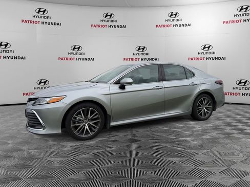Used 2024 Toyota Camry XLE w/ Cold Weather Package FWD image 7