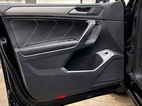 Used 2024 Volkswagen Tiguan SE R-Line image 26