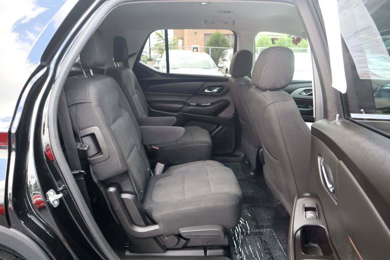 Used 2018 Chevrolet Traverse LT w/ LPO, Floor Liner Package AWD/4WD image 12