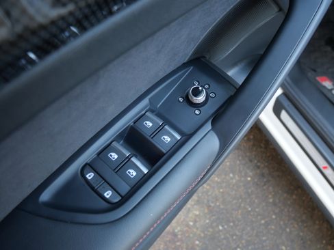 Used 2023 Audi SQ5 Premium Plus w/ Premium Plus Package image 17