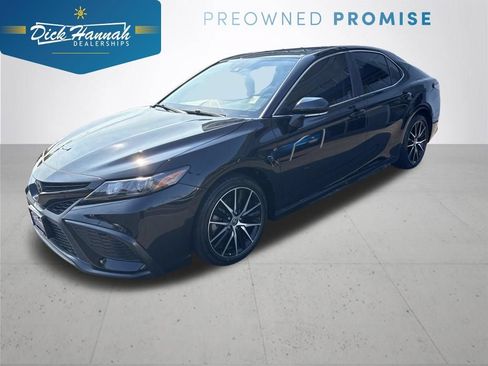 Used 2023 Toyota Camry SE w/ Cold Weather Package FWD image 1