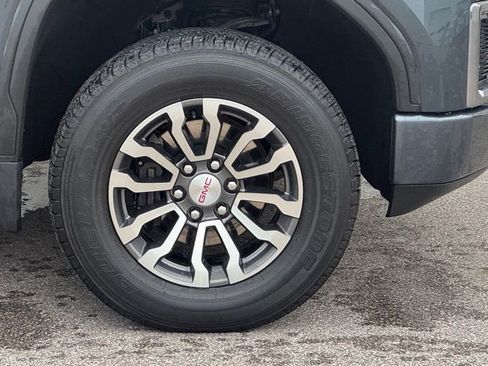 Used 2021 GMC Sierra 1500 AT4 w/ AT4 Value Package AWD/4WD image 3
