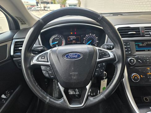 Used 2014 Ford Fusion SE w/ Equipment Group 201A FWD image 17