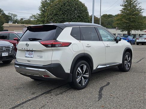 Certified 2021 Nissan Rogue Platinum image 6