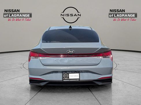 Used 2022 Hyundai Elantra SEL w/ Cargo Package FWD image 6