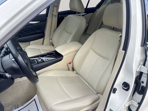 Used 2019 INFINITI Q50 Luxe w/ Cargo Package (L96) RWD image 13