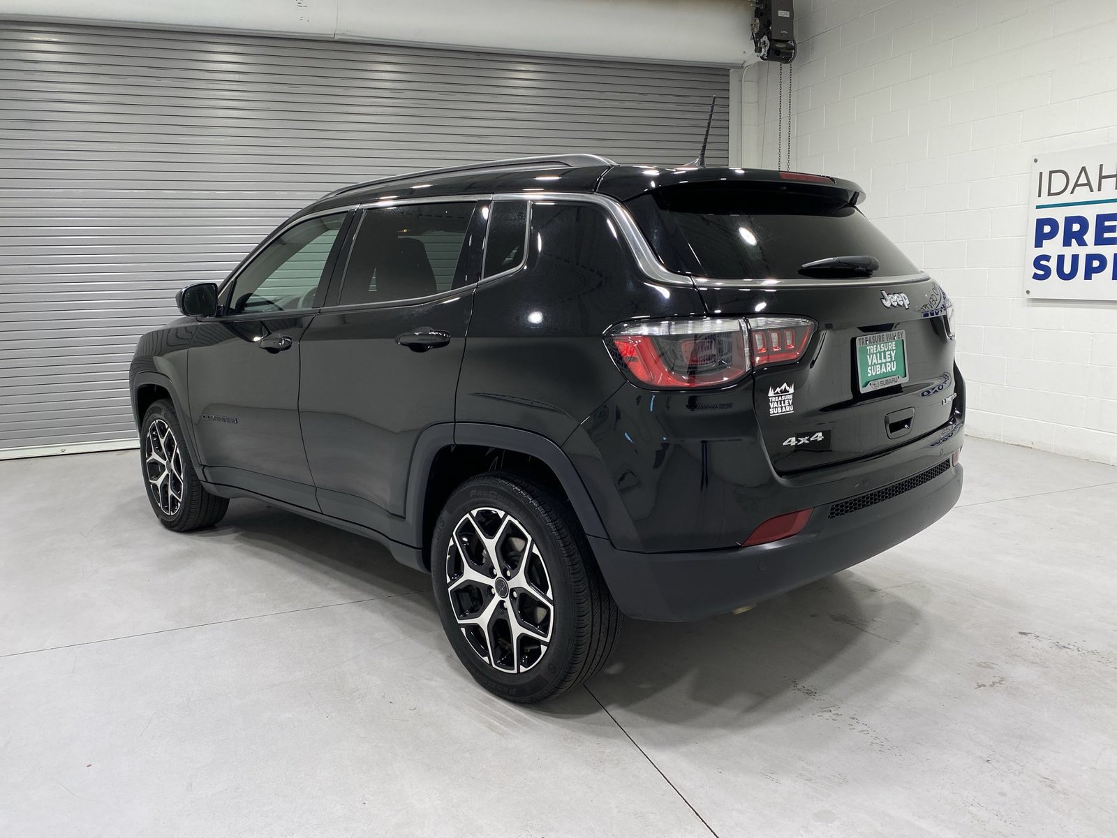Used 2025 Jeep Compass Limited AWD/4WD image 6