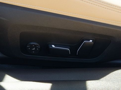 Used 2025 BMW 430i Convertible w/ Convenience Package image 12