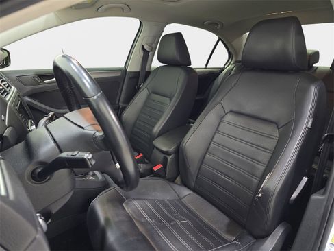 Used 2013 Volkswagen Jetta SEL image 17
