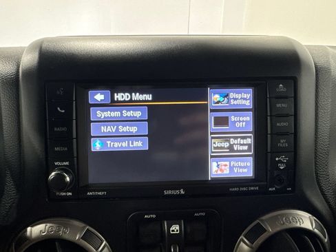 Used 2018 Jeep Wrangler Unlimited Sahara AWD/4WD image 26