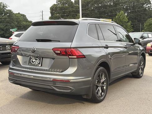 Used 2024 Volkswagen Tiguan SE FWD image 5