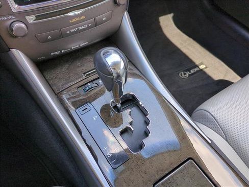 Used 2014 Lexus IS 350C w/ Luxury Package RWD image 12