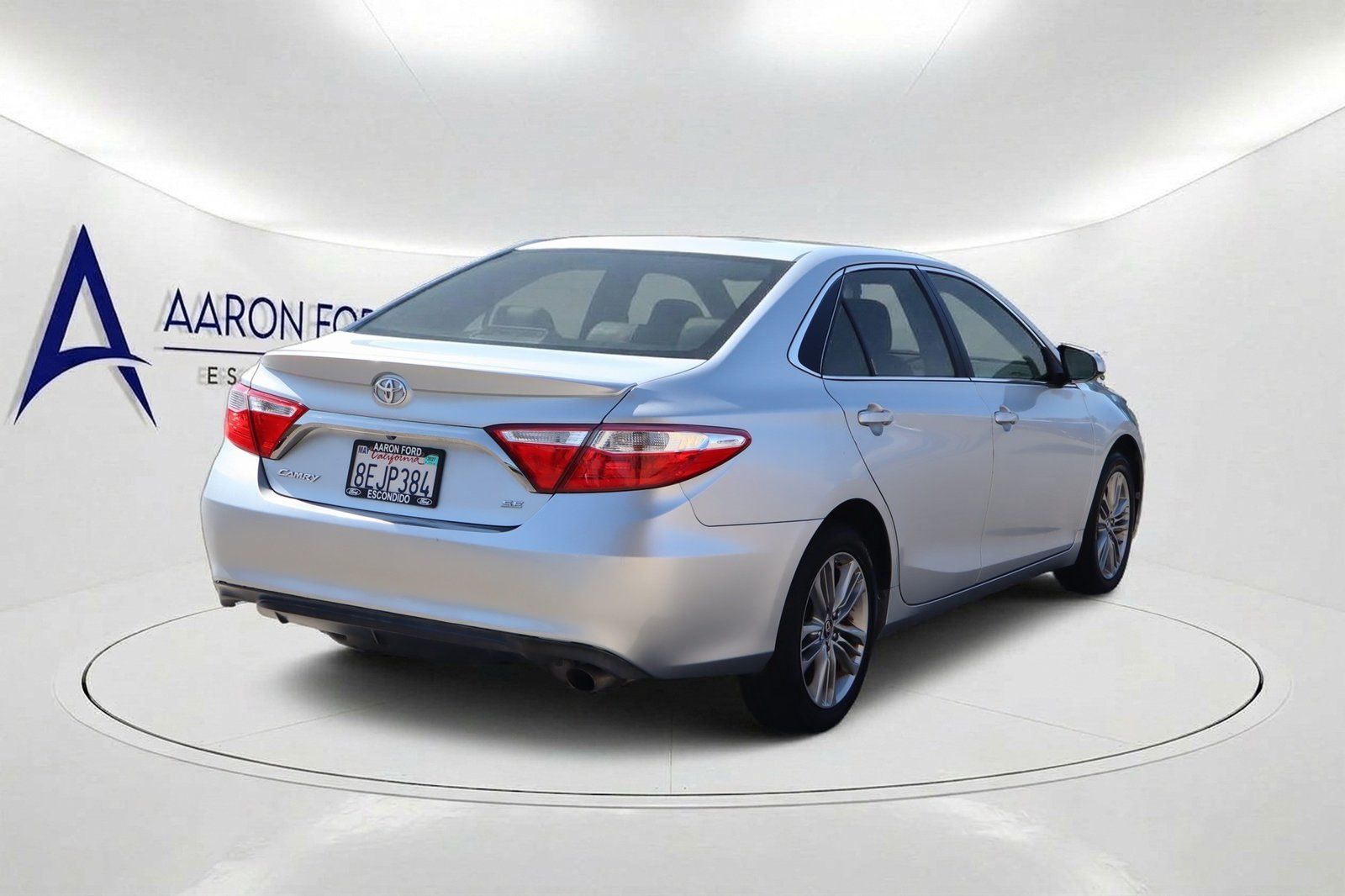 Used 2017 Toyota Camry SE FWD image 4