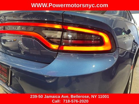 Used 2022 Dodge Charger SXT RWD image 11