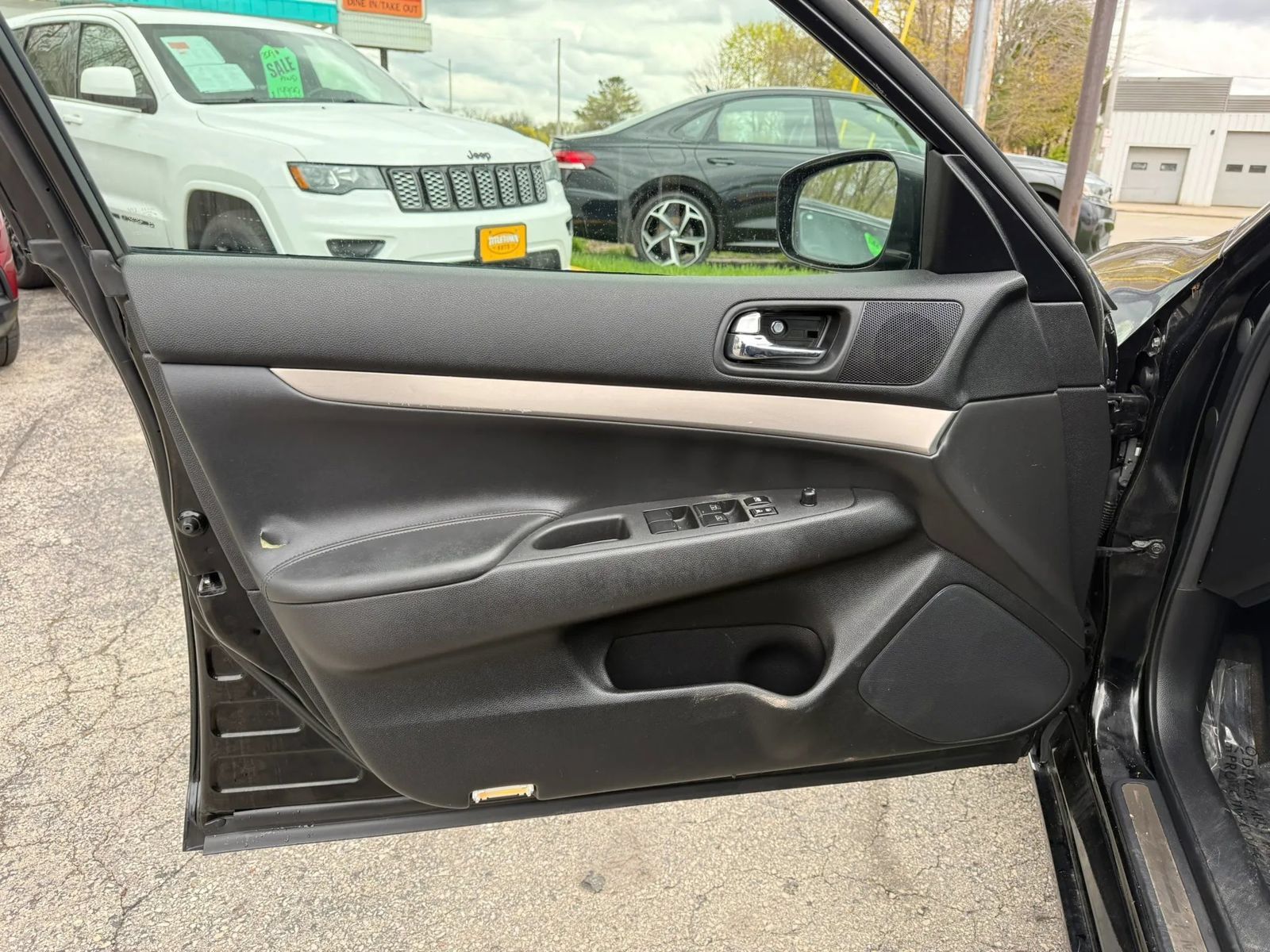 Used 2011 INFINITI G25 RWD image 9