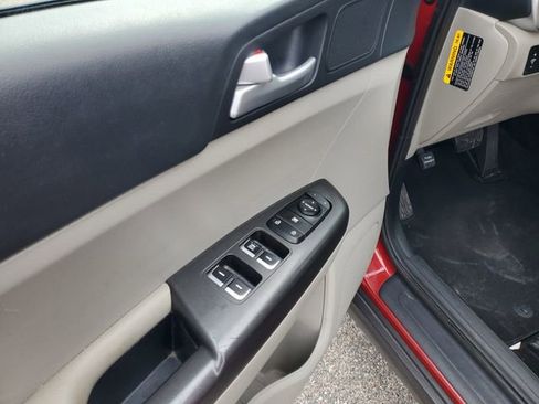 Used 2021 Kia Sportage LX image 11