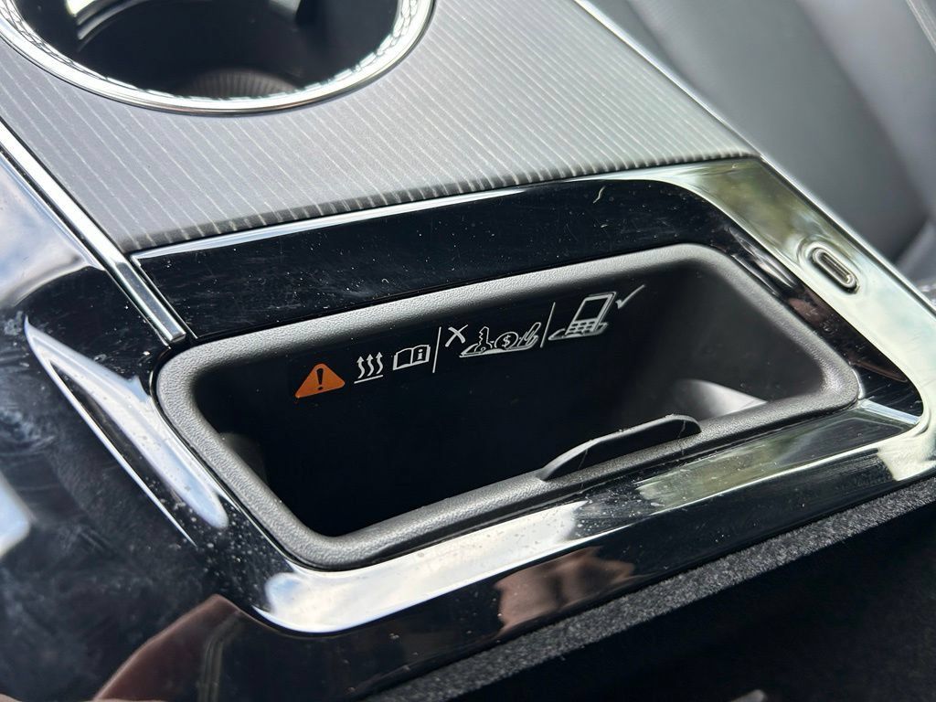 Used 2024 Cadillac Lyriq Sport AWD/4WD image 39