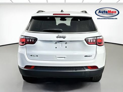 Used 2024 Jeep Compass Latitude AWD/4WD image 7