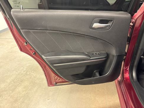 Used 2018 Dodge Charger R/T Scat Pack RWD image 29