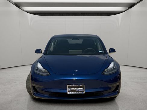 Used 2020 Tesla Model 3 Standard Range RWD image 8