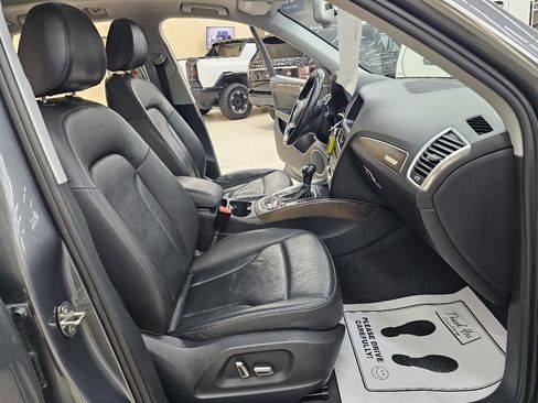 Used 2016 Audi Q5 2.0T Premium Plus w/ Technology Package AWD/4WD image 21