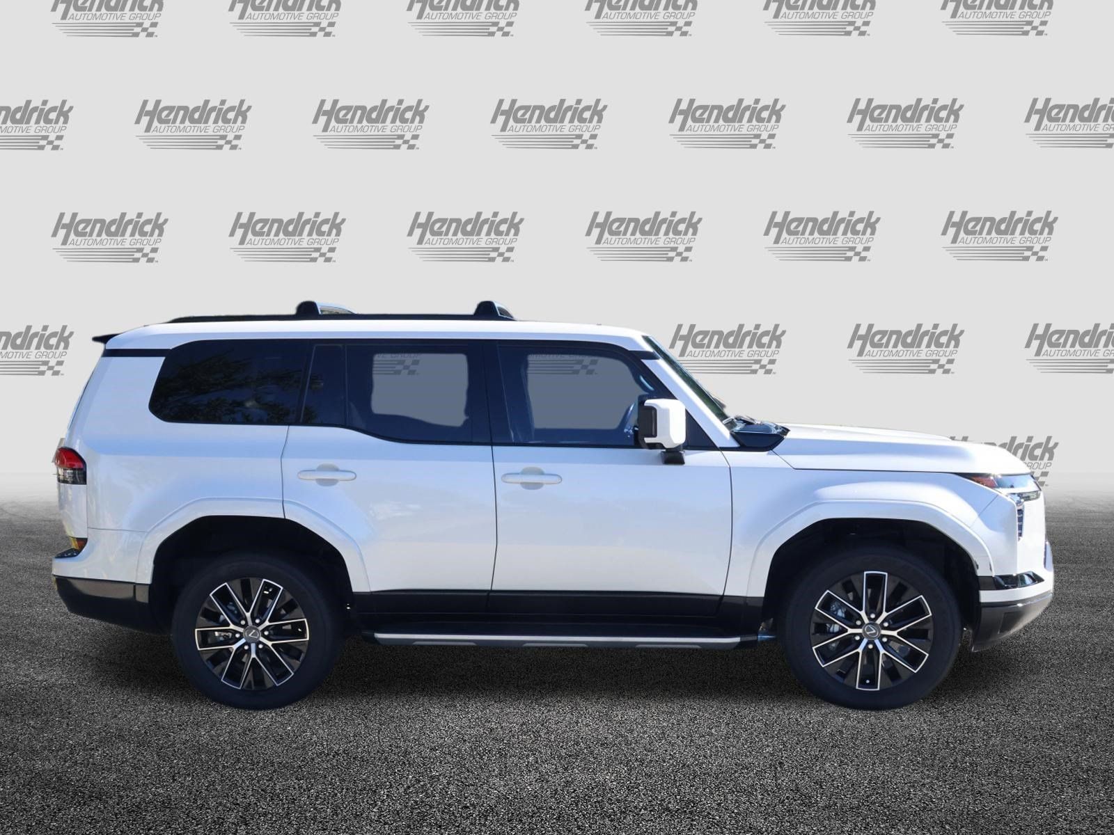 Used 2024 Lexus GX 550 w/ Accessory Package (2T) AWD/4WD image 10