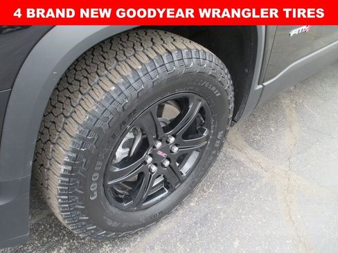 Used 2023 GMC Acadia AT4 w/ Technology Package AWD/4WD image 3
