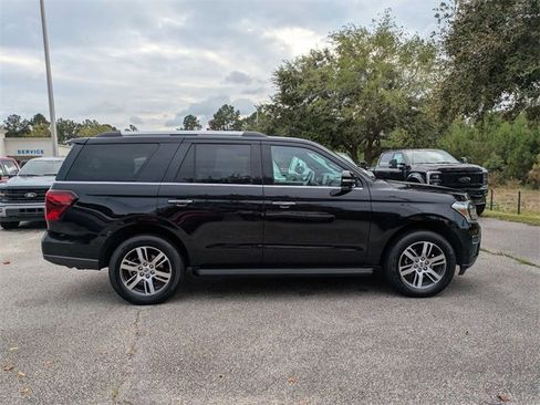 Used 2024 Ford Expedition Limited image 2