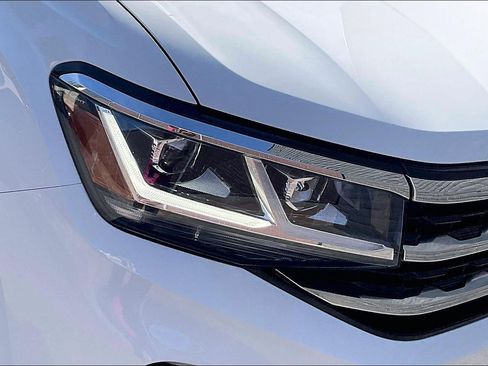 Used 2023 Volkswagen Atlas SE w/ Panoramic Sunroof Package image 27