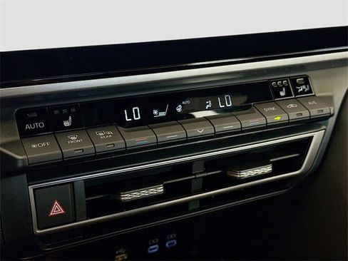 Used 2025 Toyota Camry XSE image 19