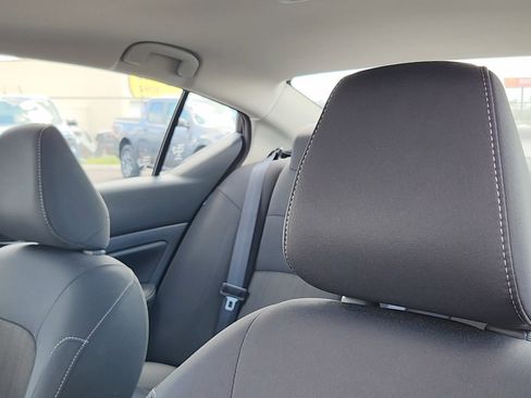 Used 2025 Nissan Altima 2.5 SV FWD image 10