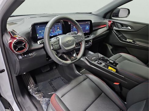 Used 2026 Chevrolet Equinox RS FWD image 8