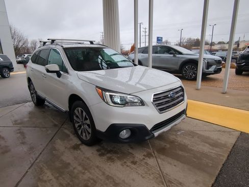 Used 2017 Subaru Outback 2.5i Touring w/ Popular Package #5A image 4