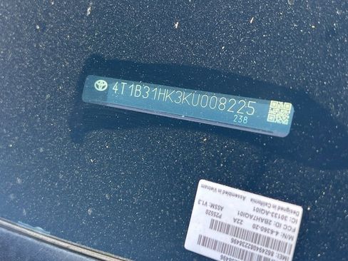 Used 2019 Toyota Camry LE w/ Sunroof Package FWD image 10