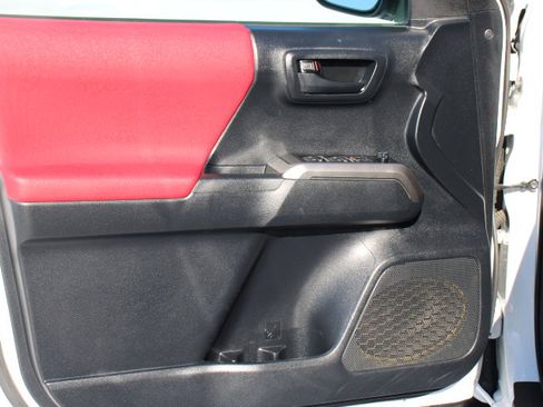 Used 2019 Toyota Tacoma SR5 image 12