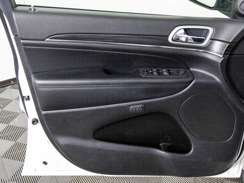 Used 2022 Jeep Grand Cherokee Limited image 31