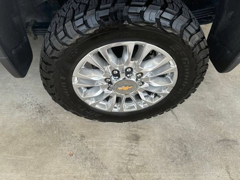 Used 2023 Chevrolet Silverado 2500 High Country w/ Z71 Off-Road Package AWD/4WD image 28