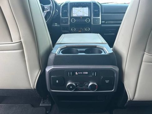 Used 2018 Ford Expedition Platinum AWD/4WD image 24