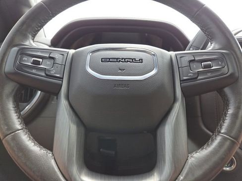 Used 2021 GMC Sierra 1500 Denali w/ Denali Ultimate Package AWD/4WD image 38