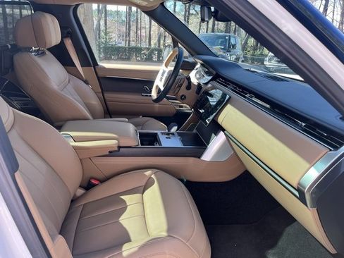 Certified 2025 Land Rover Range Rover Long Wheelbase Autobiography image 11