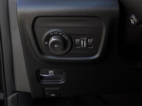 New 2025 Jeep Grand Cherokee L Overland w/ Luxury Tech Group IV image 22