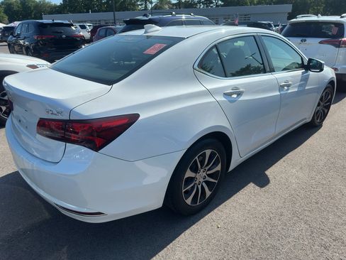 Used 2015 Acura TLX w/ Technology Package FWD image 4
