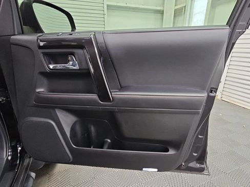 Used 2023 Toyota 4Runner TRD Off-Road Premium w/ Moonroof Package AWD/4WD image 41